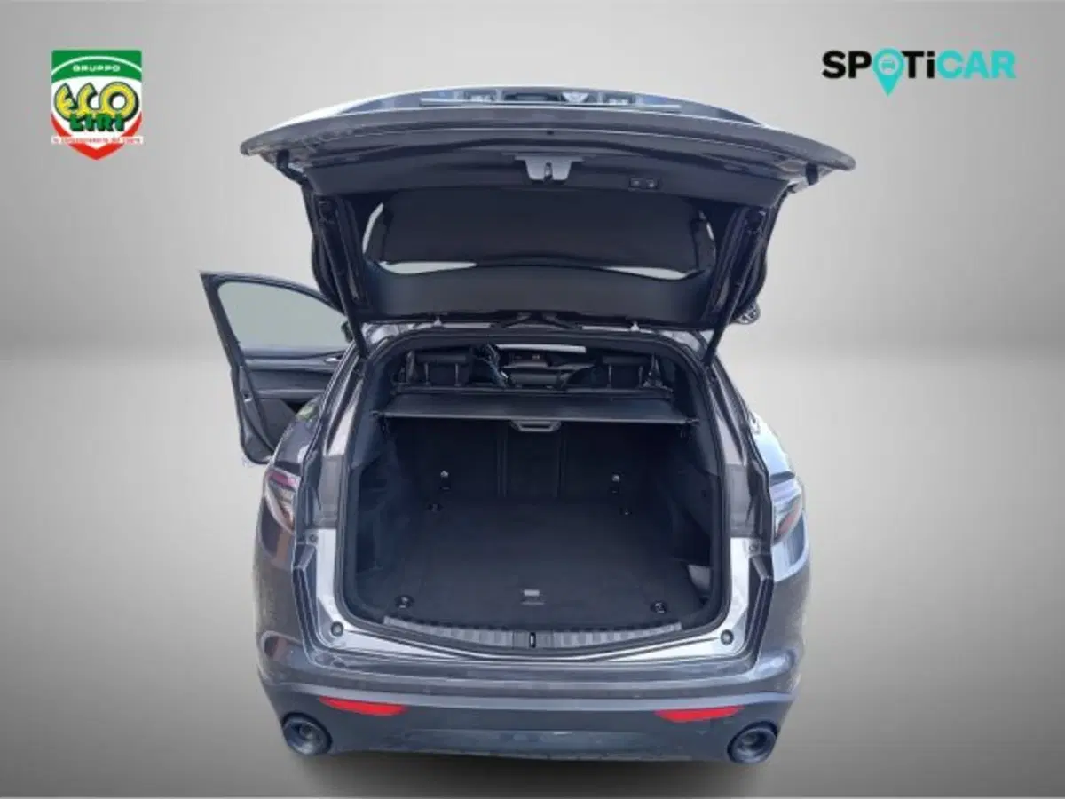 Alfa Romeo Stelvio usata a Frosinone (11)